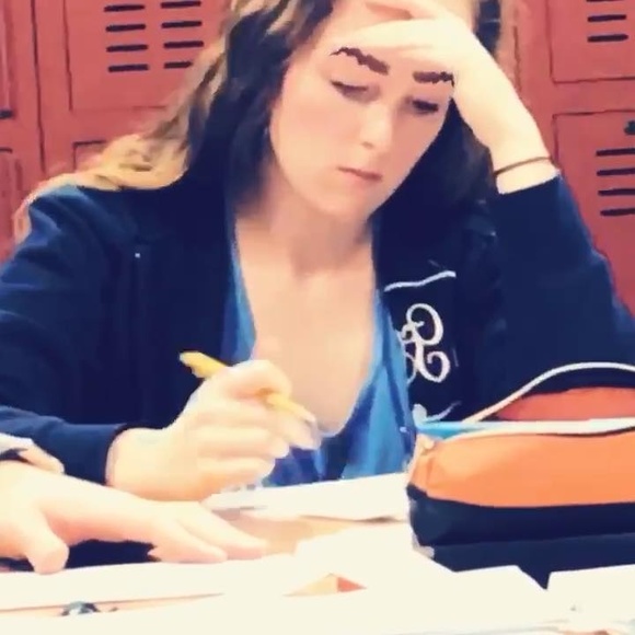 Meet your Posher, Gilian - Picture 1 of 1